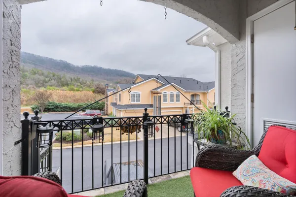 $299,900 | 412 Renaissance Court, Chattanooga, TN 37419