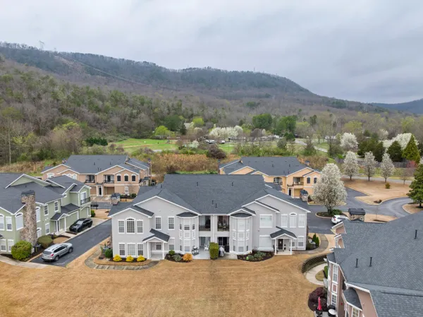 $299,900 | 412 Renaissance Court, Chattanooga, TN 37419