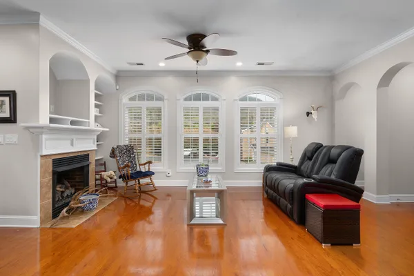 $299,900 | 412 Renaissance Court, Chattanooga, TN 37419