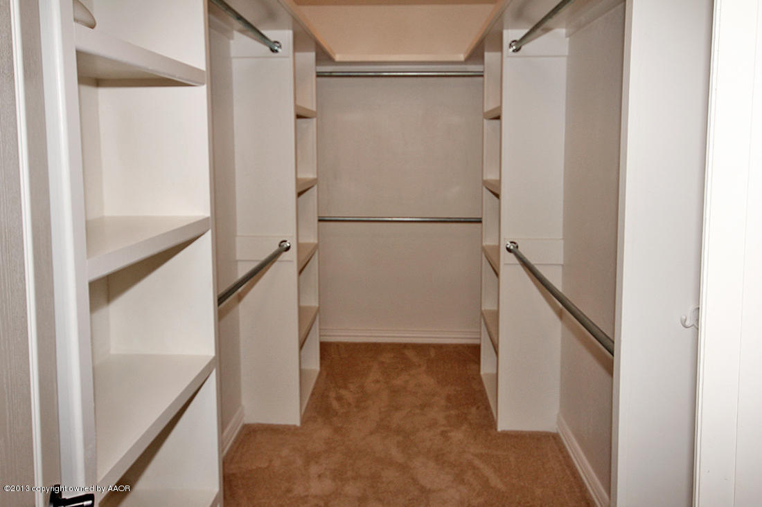 5006 Wesley Road Amarillo, TX 79119 - Photo 21 of 47 Master Closet