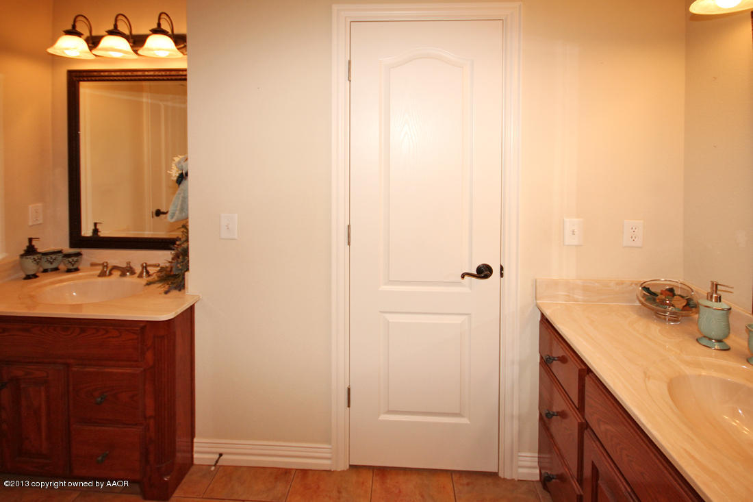 5006 Wesley Road Amarillo, TX 79119 - Photo 30 of 47 Bathroom