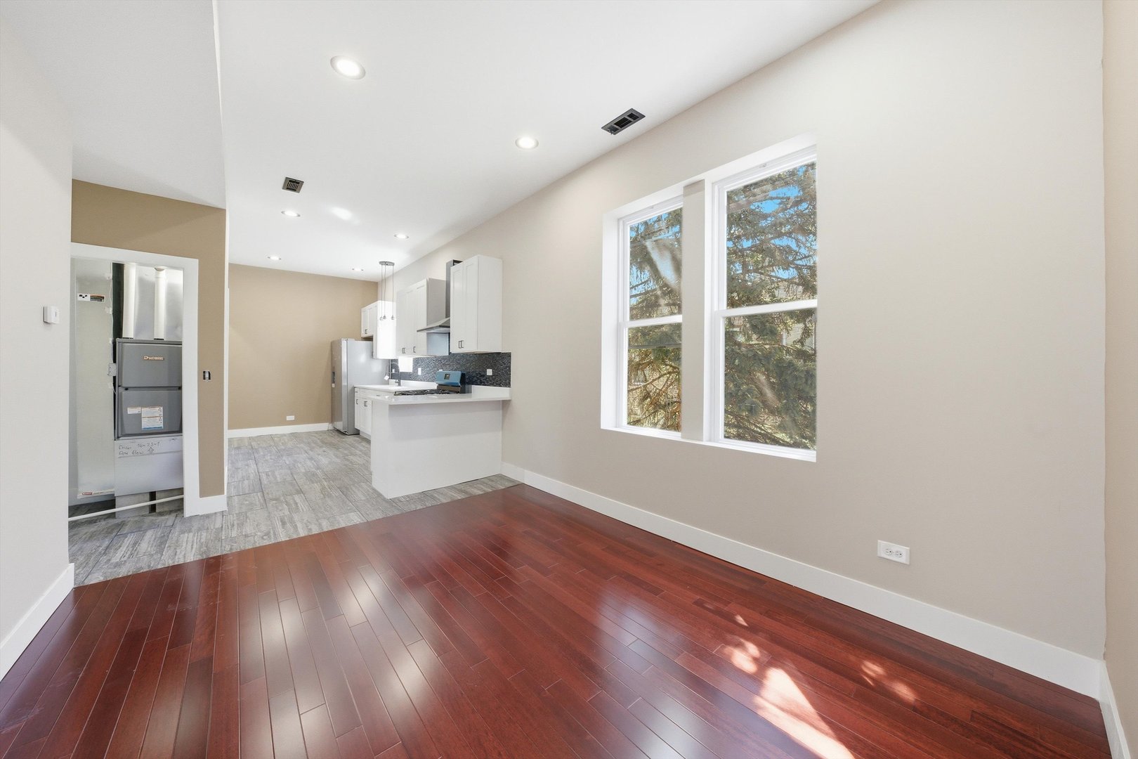 7017 South Normal Boulevard Chicago, IL 60621 - Photo 3 of 23 Gallery Image 3