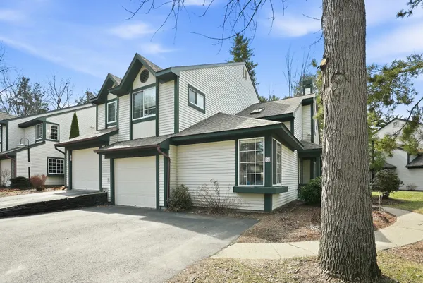 $698,000 | 36 Lake Forest Drive, Burlington, VT 05401