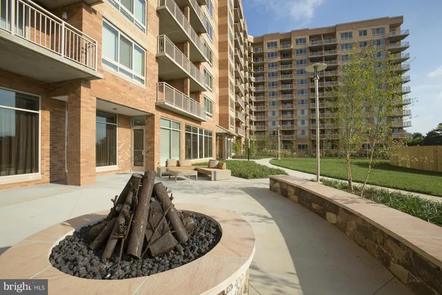 $3,478 | 2700 Dorr Avenue, Unit 2 BR 2, Fairfax, VA 22031