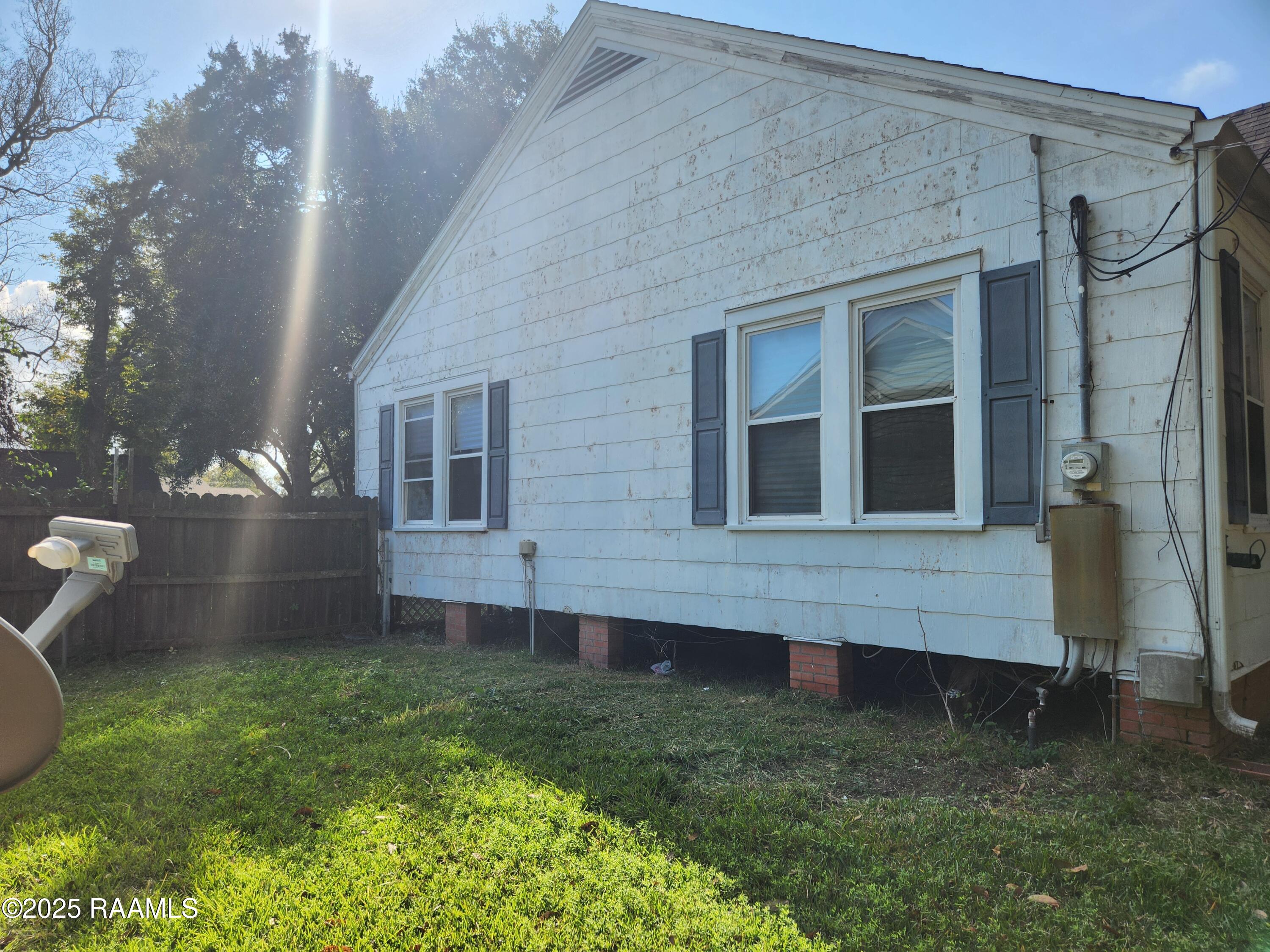 230 Druilhet Street Jeanerette, LA 70544 - Photo 16 of 16 left side
