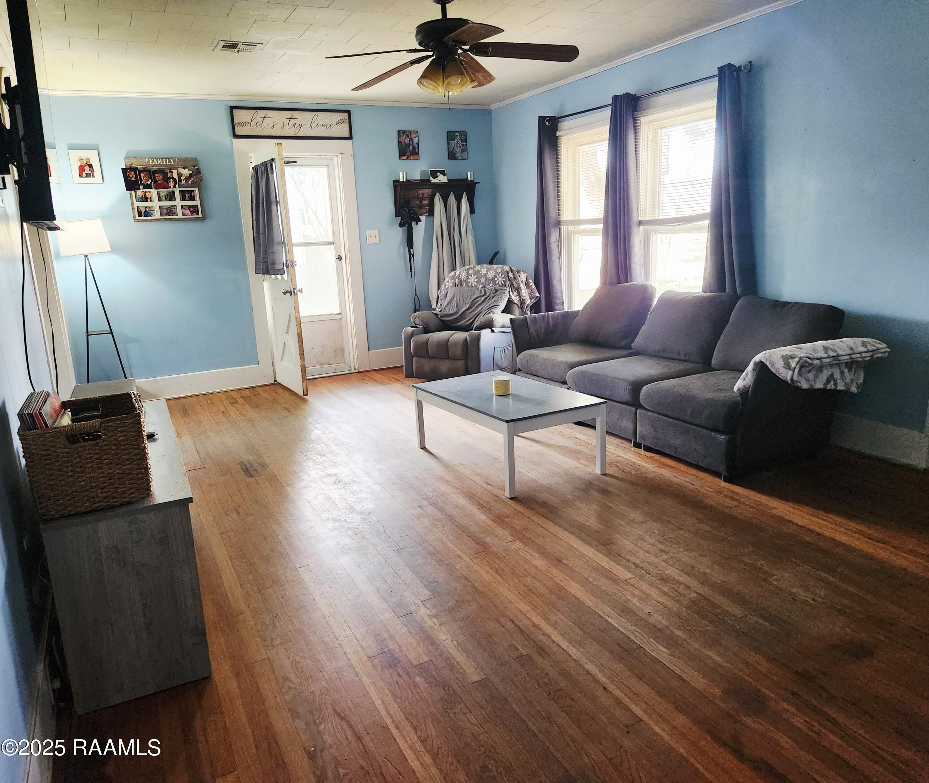 230 Druilhet Street Jeanerette, LA 70544 - Photo 5 of 16 living room