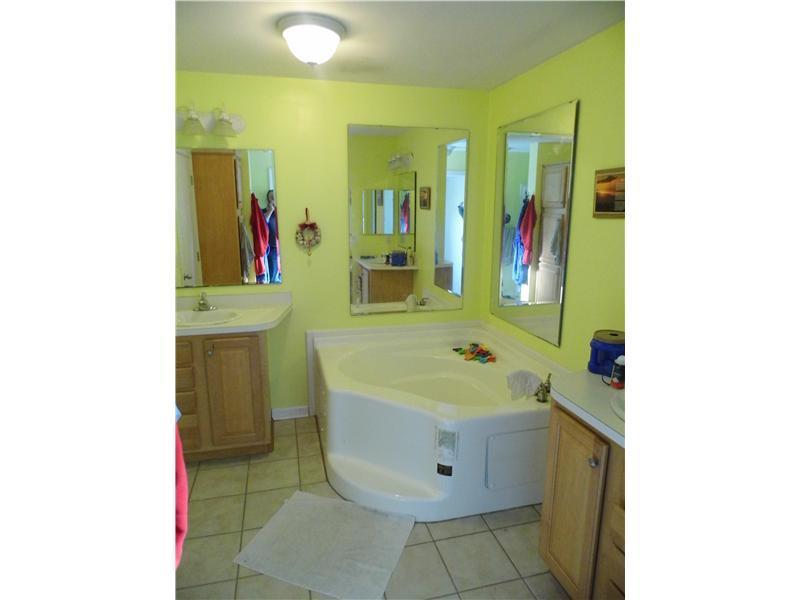 41 Spratt Road Carmel, ME 04419 - Photo 8 of 8 Bathroom.
