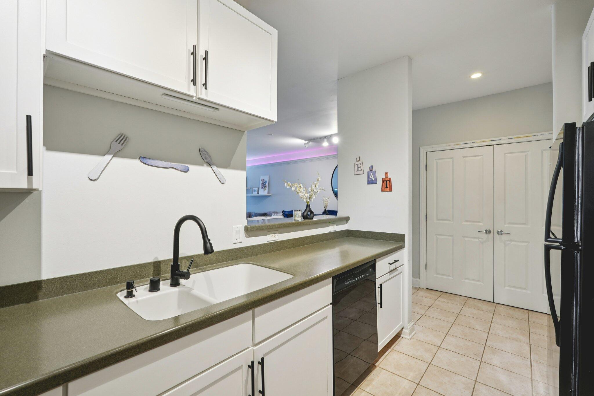 1915 North Water Street, Unit 209 Milwaukee, WI 53202 - Photo 12 of 25 Kitchen