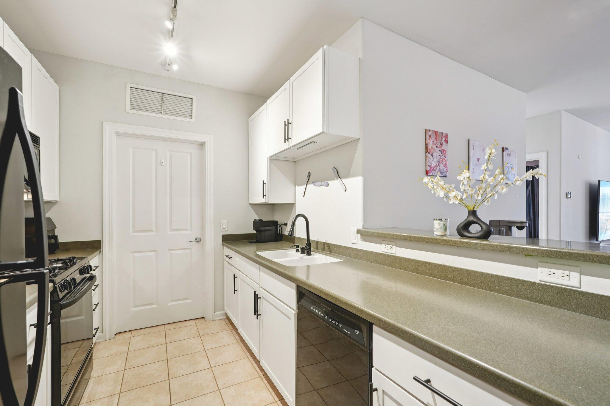 1915 North Water Street, Unit 209 Milwaukee, WI 53202 - Photo 8 of 25 Kitchen