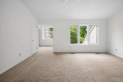 $859,900 | 8 Oakcrest Lane, Hastings-on-Hudson, NY 10706