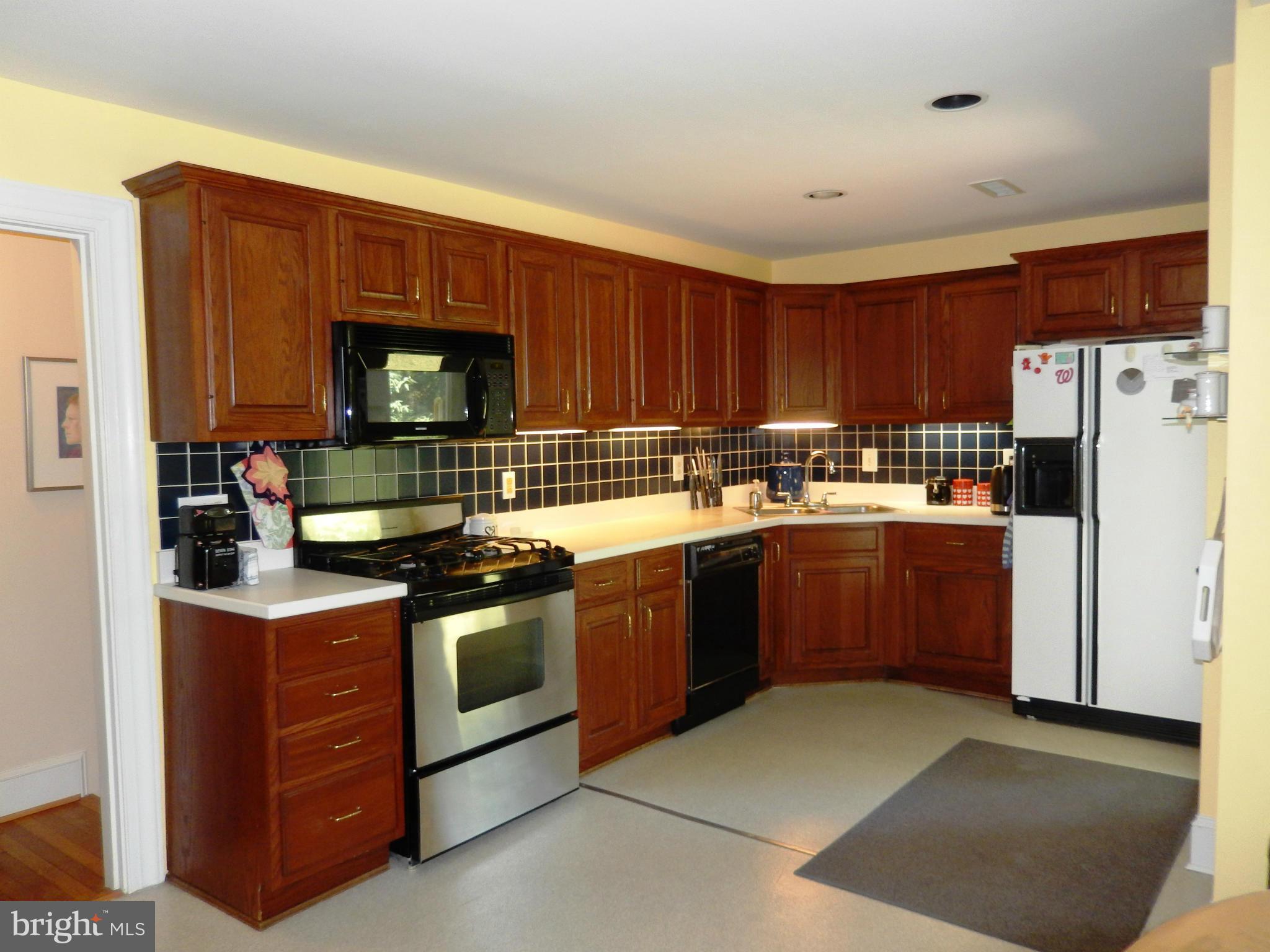 2722 Chain Bridge Road Vienna, VA 22181 - Photo 11 of 29 Kitchen