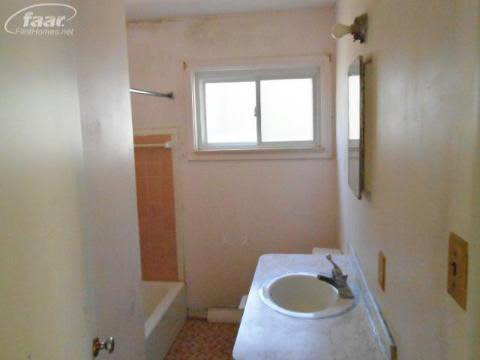 3733 Risedorph Avenue Flint, MI 48506 - Photo 9 of 21 20121282-8.JPG