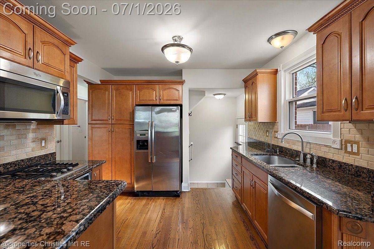 2209 Windemere Road Birmingham, MI 48009 - Photo 10 of 37