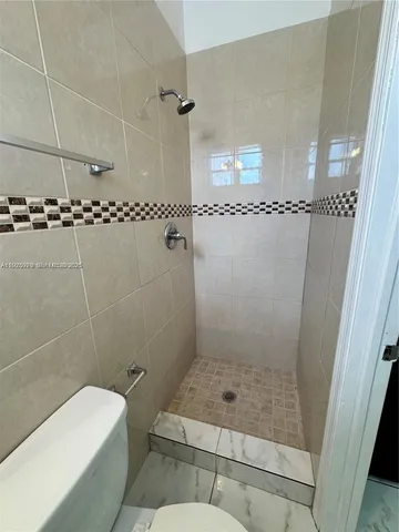 $1,200 | 912 Northwest 9th Avenue, Unit 8, Hallandale Beach, FL 33009