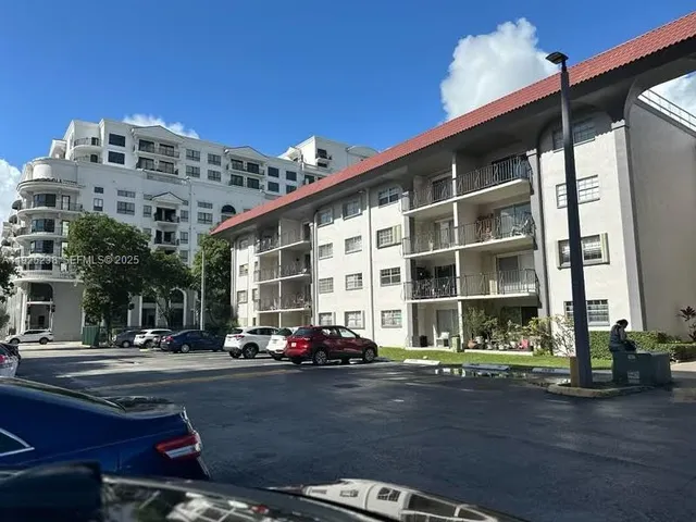$2,100 | 8101 Southwest 72nd Avenue, Unit 312W, Miami, FL 33143