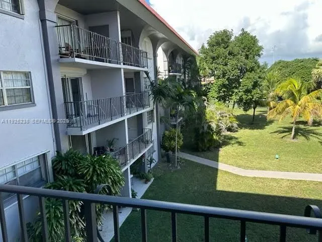 $2,100 | 8101 Southwest 72nd Avenue, Unit 312W, Miami, FL 33143