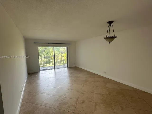 $2,100 | 8101 Southwest 72nd Avenue, Unit 312W, Miami, FL 33143