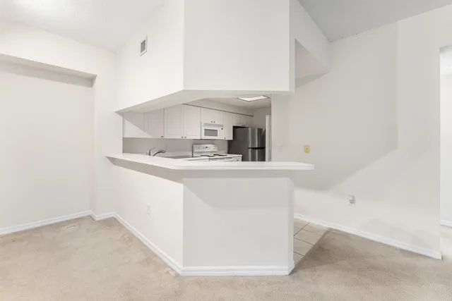 $1,900 | 2726 Anzio Court, Unit 308, Palm Beach Gardens, FL 33410