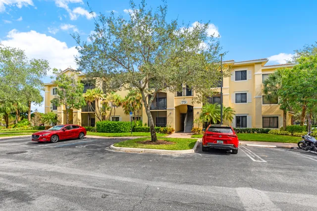 $1,900 | 2726 Anzio Court, Unit 308, Palm Beach Gardens, FL 33410