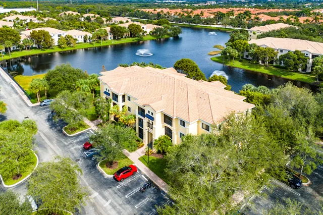 $1,900 | 2726 Anzio Court, Unit 308, Palm Beach Gardens, FL 33410