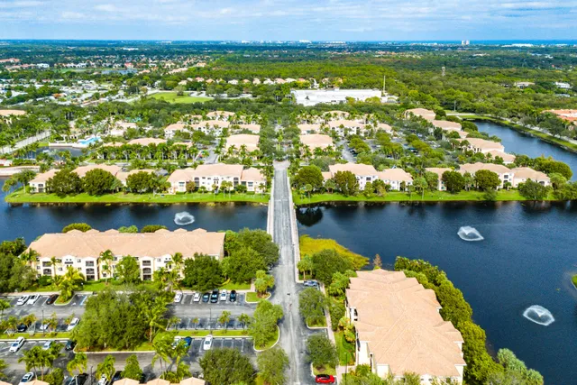 $1,900 | 2726 Anzio Court, Unit 308, Palm Beach Gardens, FL 33410