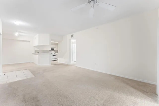 $1,900 | 2726 Anzio Court, Unit 308, Palm Beach Gardens, FL 33410