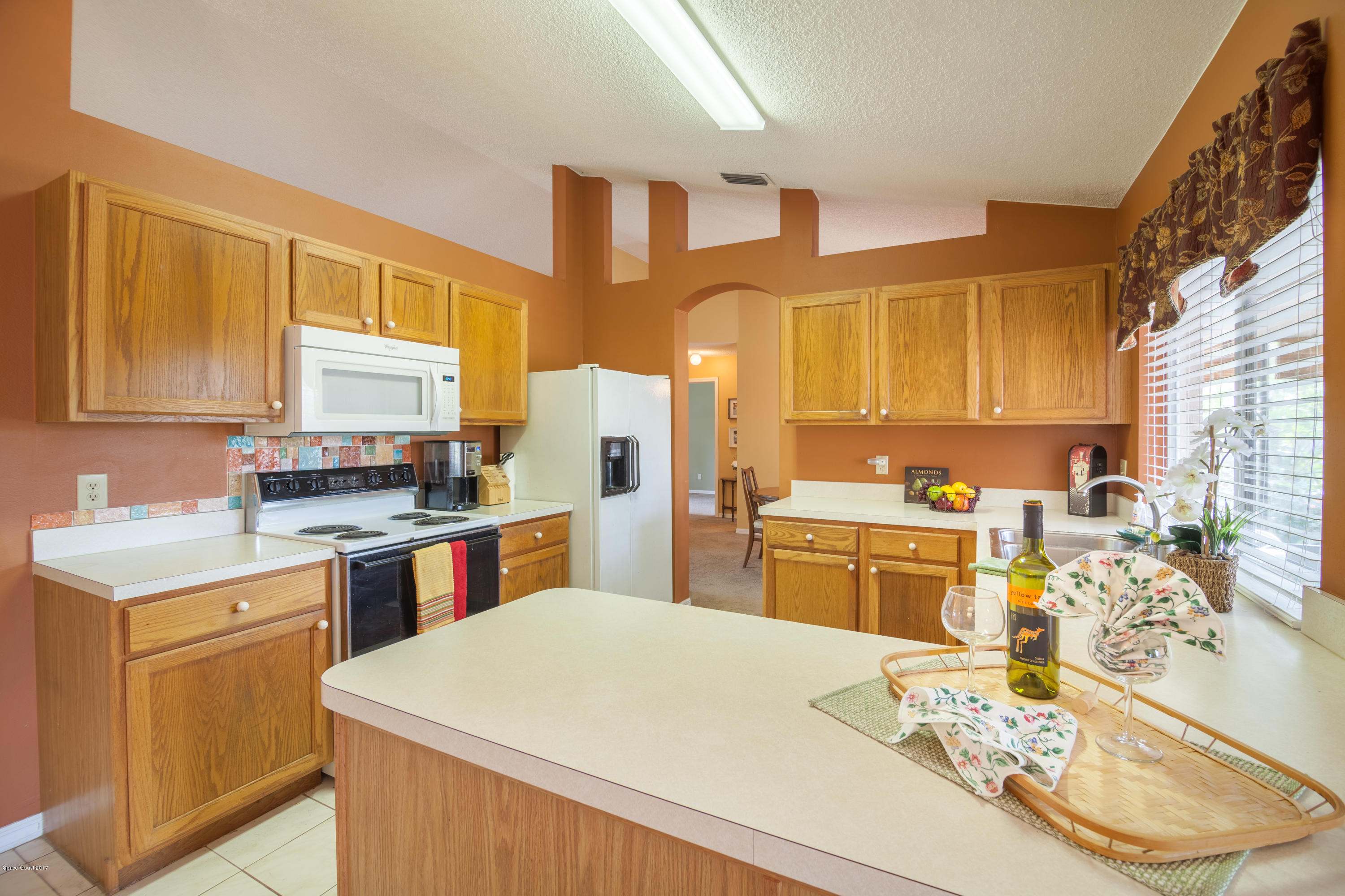 640 Crowberry Road Northeast Palm Bay, FL 32907 - Photo 6 of 16 Kitchen