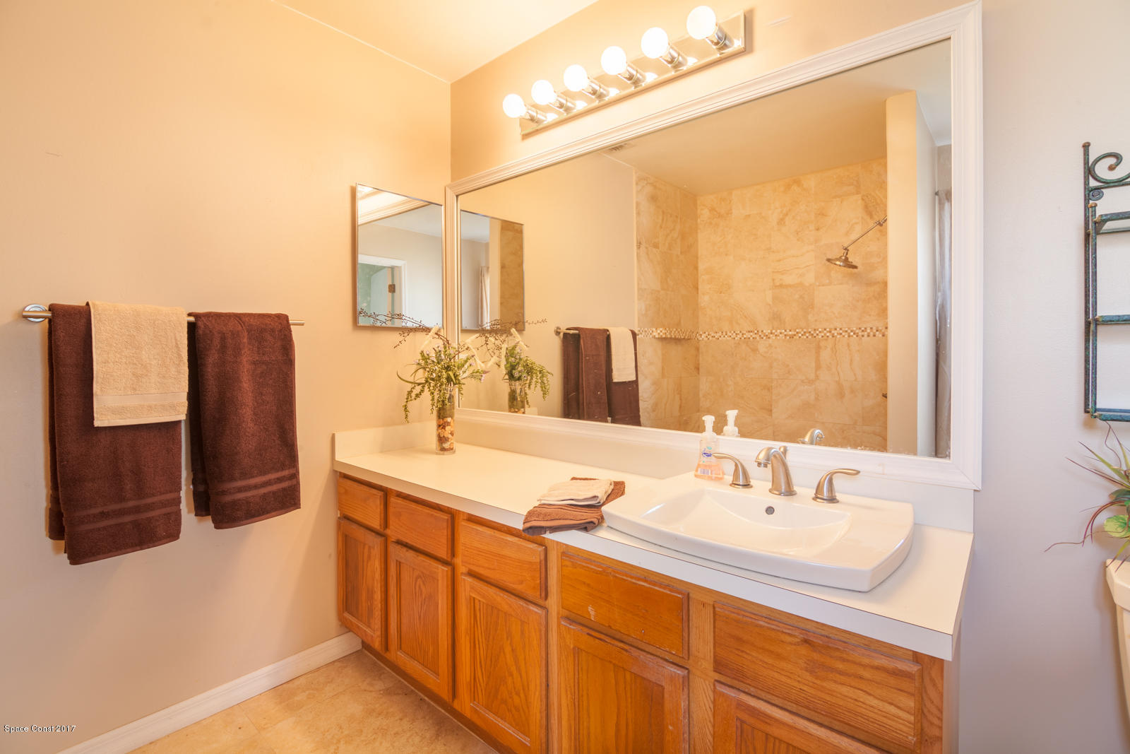 640 Crowberry Road Northeast Palm Bay, FL 32907 - Photo 10 of 16 Master Bathroom