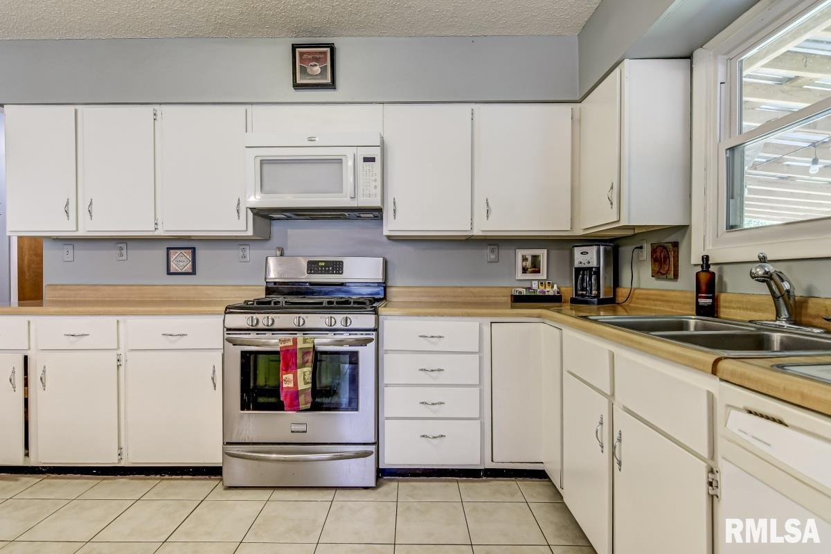 5423 Old Jacksonville Road Springfield, IL 62711 - Photo 14 of 46 Gallery Image 14