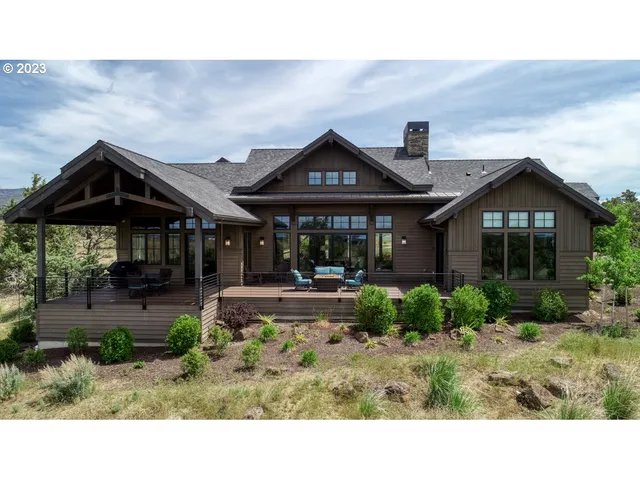 $1,995,000 | 15905 South W Wooden Trestle Court, Powell Butte, OR 97753