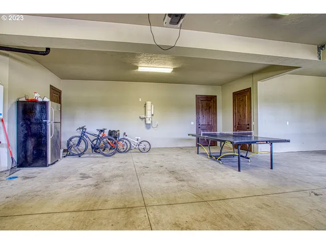 $1,995,000 | 15905 South W Wooden Trestle Court, Powell Butte, OR 97753