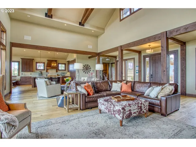 $1,995,000 | 15905 South W Wooden Trestle Court, Powell Butte, OR 97753