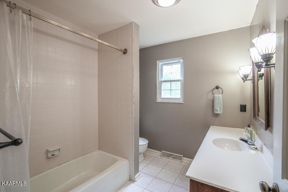 1307 Clendenen Road Maryville, TN 37801 - Photo 28 of 58 DSC07385