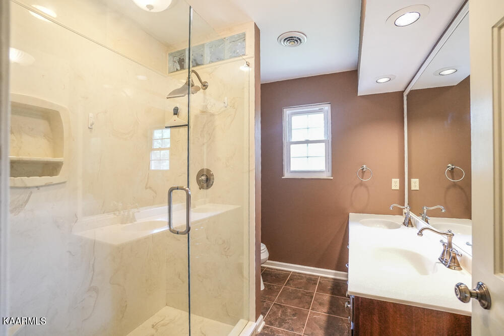 1307 Clendenen Road Maryville, TN 37801 - Photo 37 of 58 DSC07393