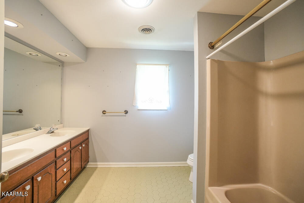 1307 Clendenen Road Maryville, TN 37801 - Photo 41 of 58 DSC07396