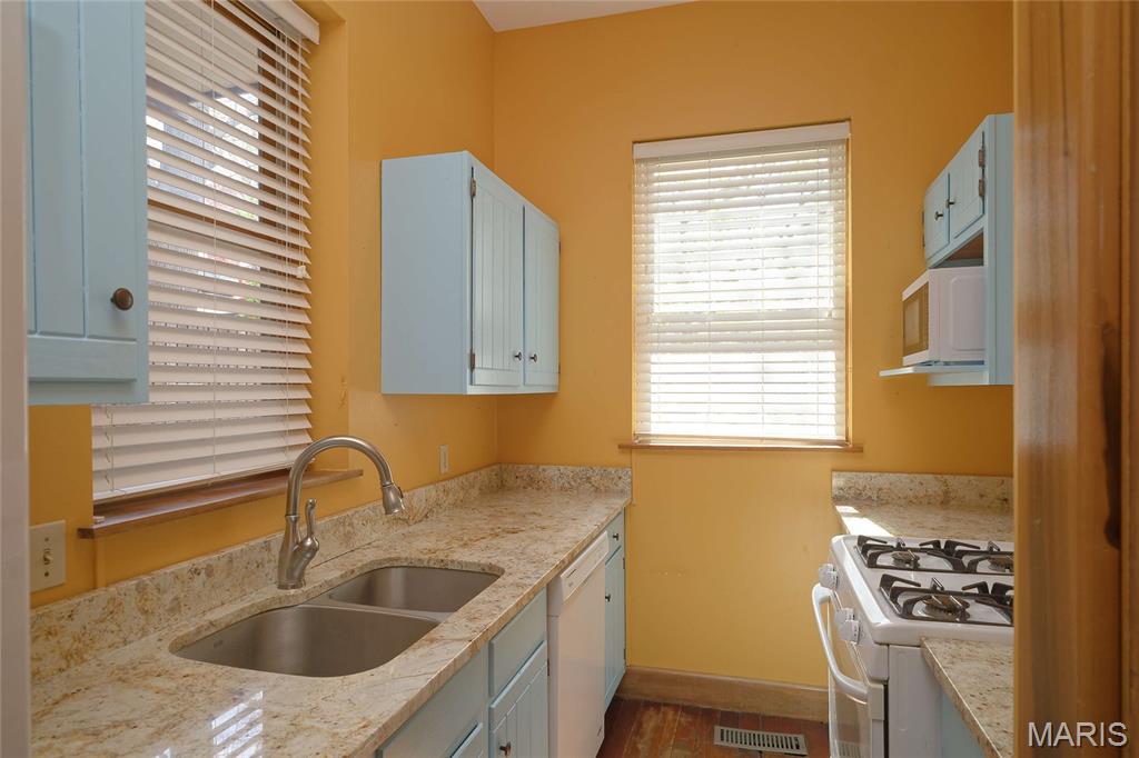 1226 Sidney Street St. Louis, MO 63104 - Photo 5 of 21