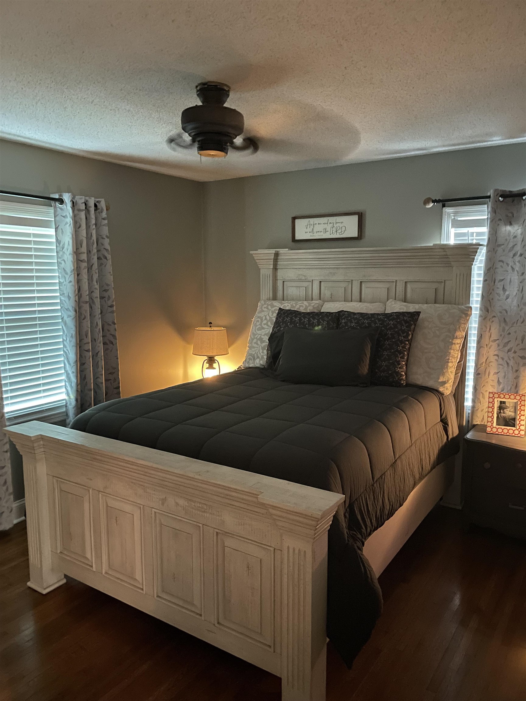 5065 Flamingo Road Memphis, TN 38117 - Photo 5 of 18 a bedroom with a bed and window