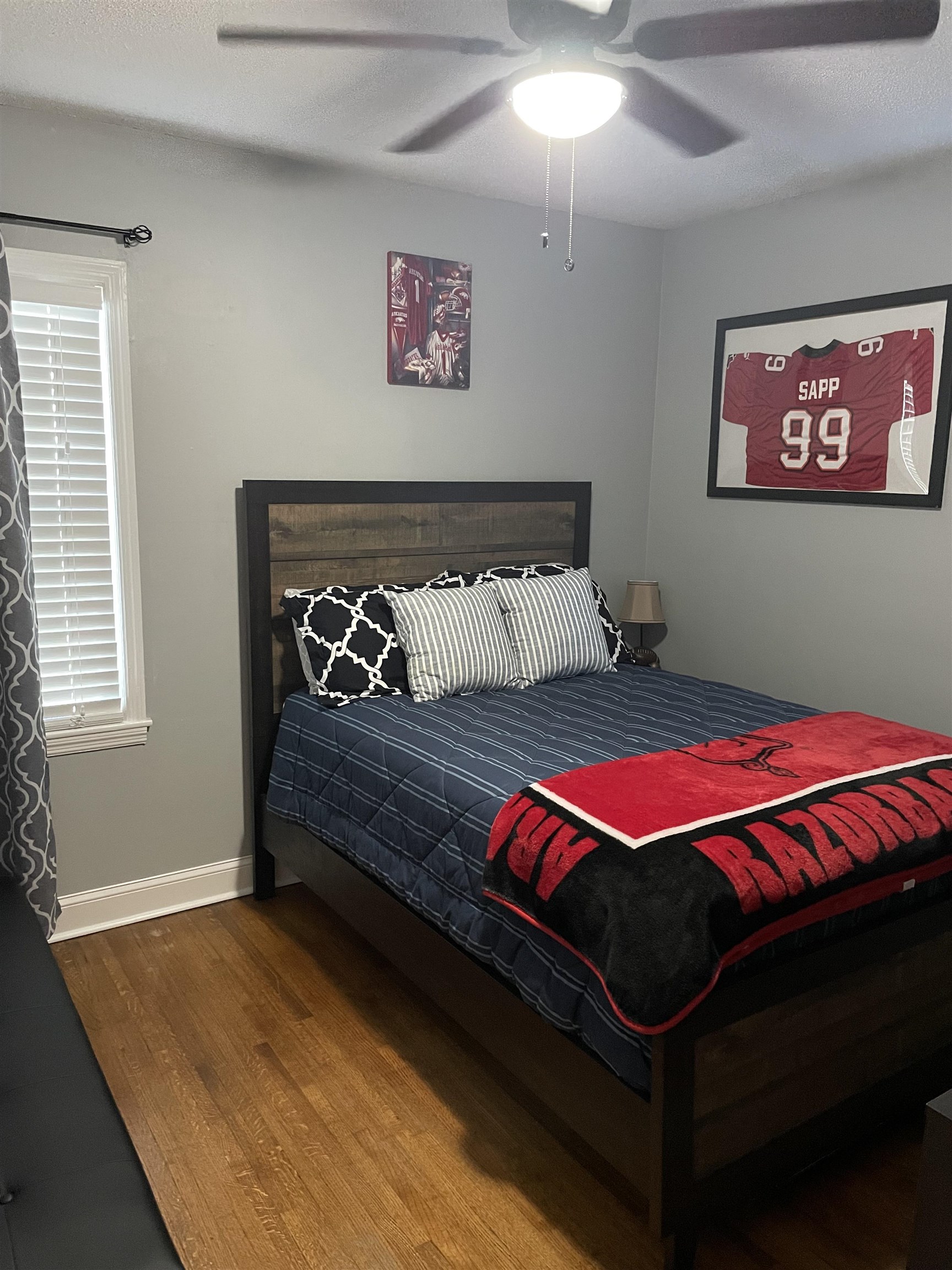 5065 Flamingo Road Memphis, TN 38117 - Photo 6 of 18 a bedroom with a bed and window