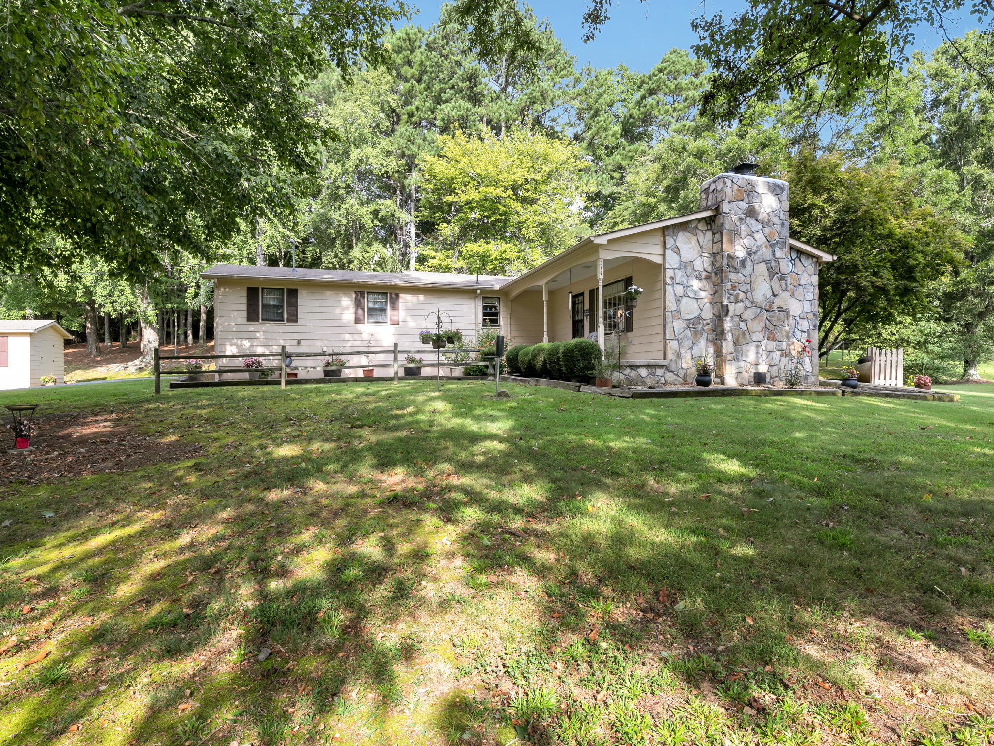 374 West Broadacre Road Northwest Dalton, GA 30721 - Photo 2 of 29 849A6325