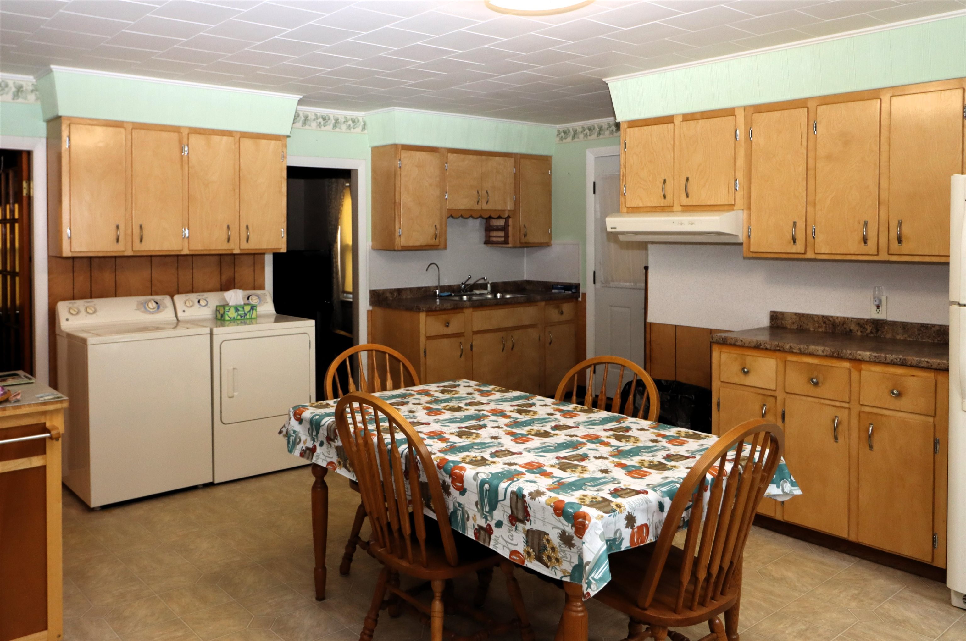 612 Rockingham Street Berlin, NH 03570 - Photo 8 of 31