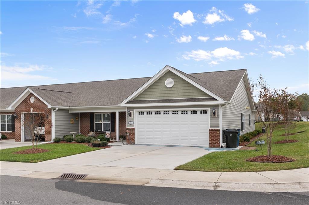 202 Oak Ridge Drive Archdale, NC 27263 - Photo 2 of 33