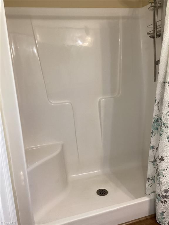 202 Oak Ridge Drive Archdale, NC 27263 - Photo 21 of 33 Master Walk In Shower