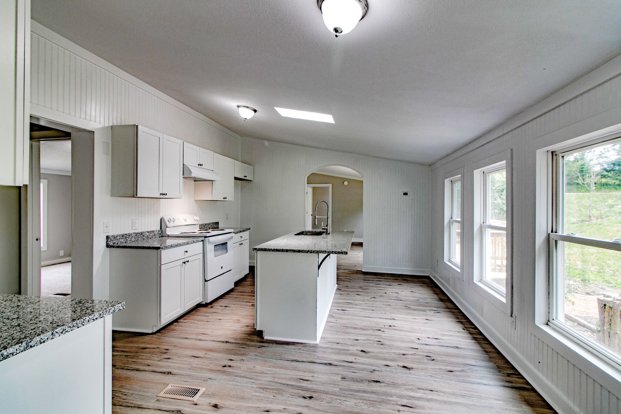 1339 Edmenson Road Clarksville, TN 37040 - Photo 11 of 29 Gallery Image 11