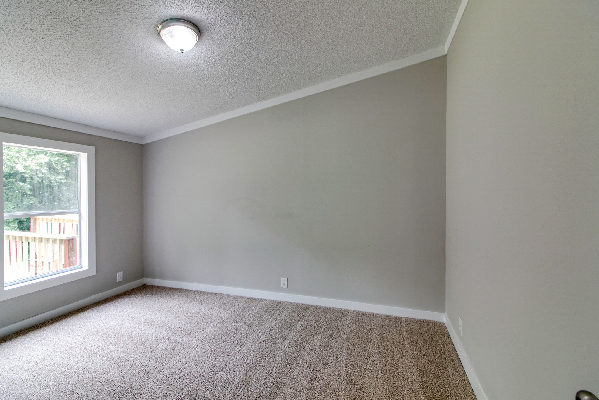 1339 Edmenson Road Clarksville, TN 37040 - Photo 15 of 29 Gallery Image 15