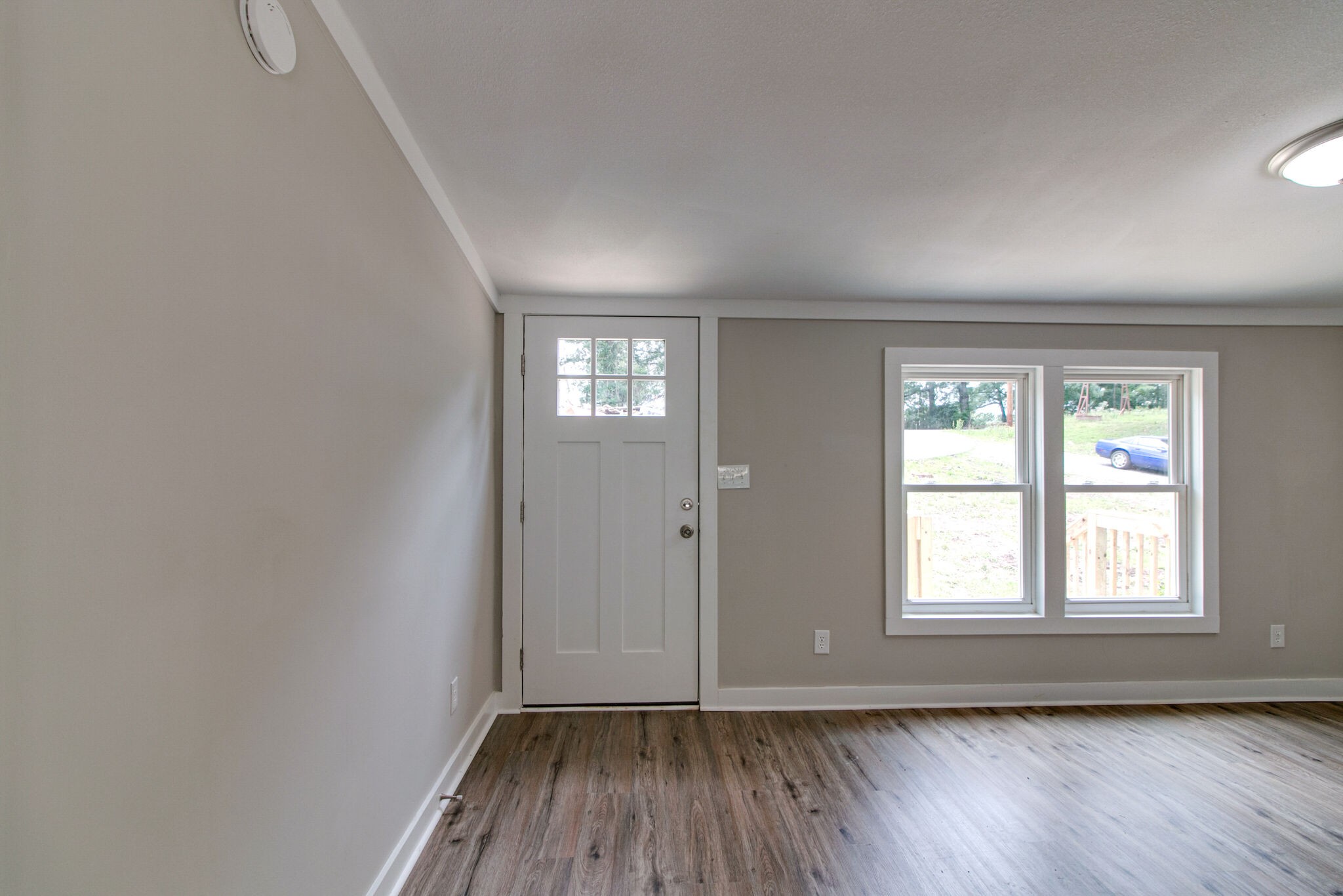 1339 Edmenson Road Clarksville, TN 37040 - Photo 5 of 29 Gallery Image 5