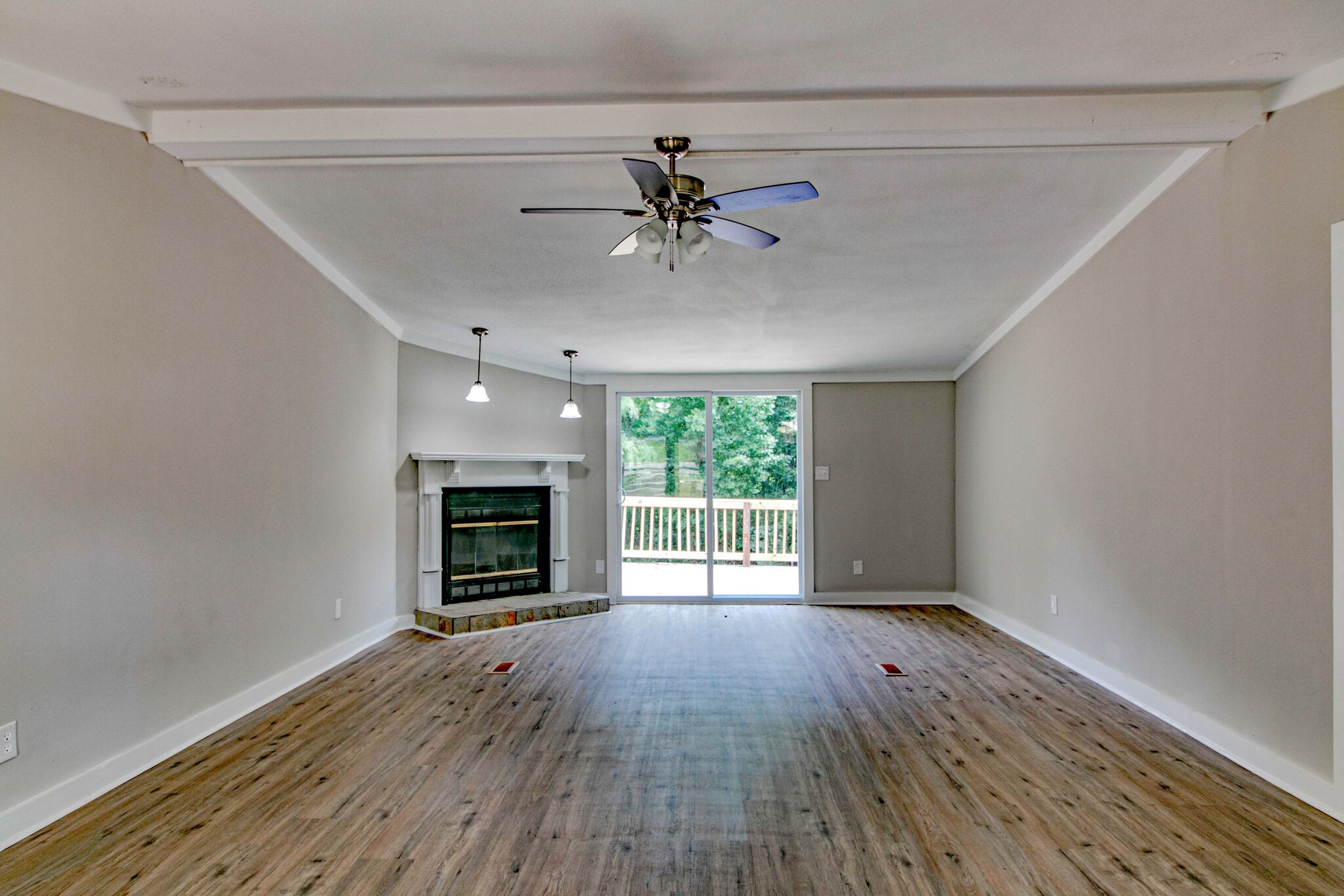 1339 Edmenson Road Clarksville, TN 37040 - Photo 6 of 29 Gallery Image 6