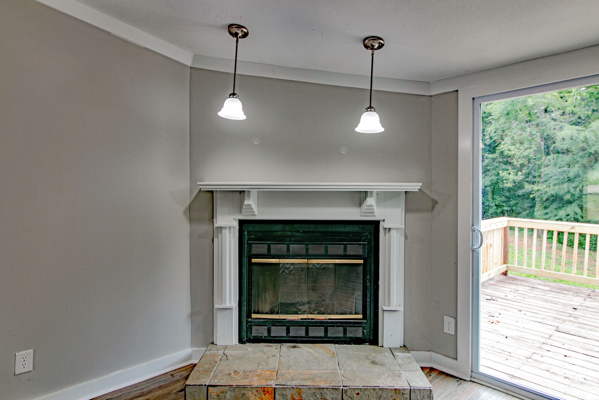 1339 Edmenson Road Clarksville, TN 37040 - Photo 7 of 29 Gallery Image 7