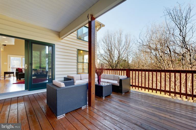 38774 Lime Kiln Road Leesburg, VA 20175 - Photo 24 of 30 Deck is shared by FR and MBR
