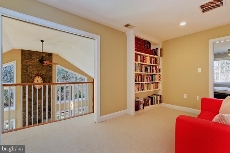 38774 Lime Kiln Road Leesburg, VA 20175 - Photo 10 of 30 Private Loft or Library