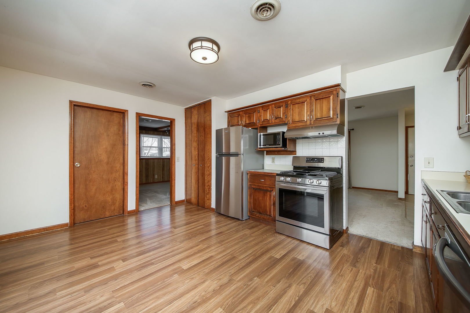 105 Saugatuck Road Montgomery, IL 60538 - Photo 6 of 16